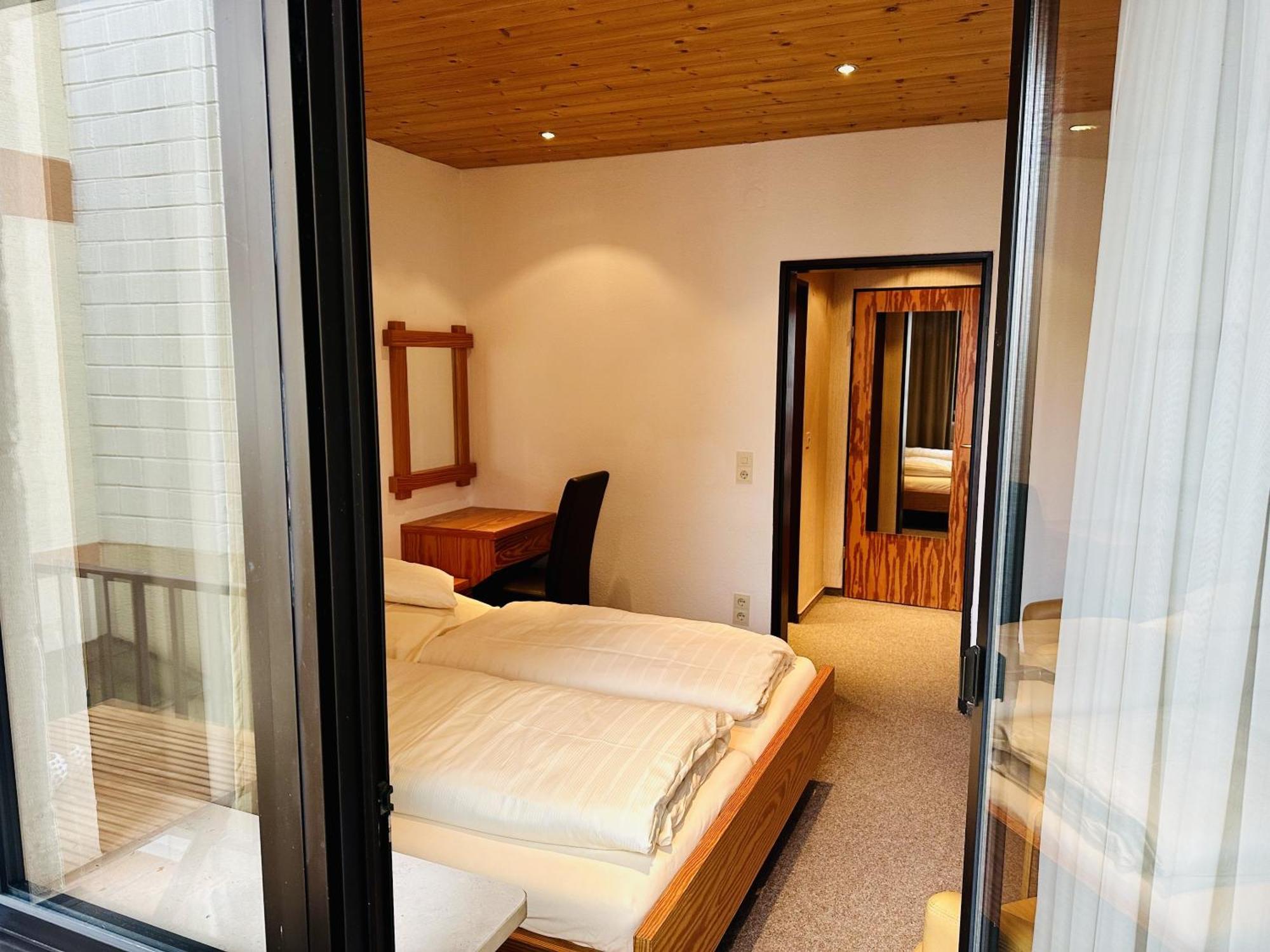Hotel Weingut Dehren Ellenz-Poltersdorf Oda fotoğraf